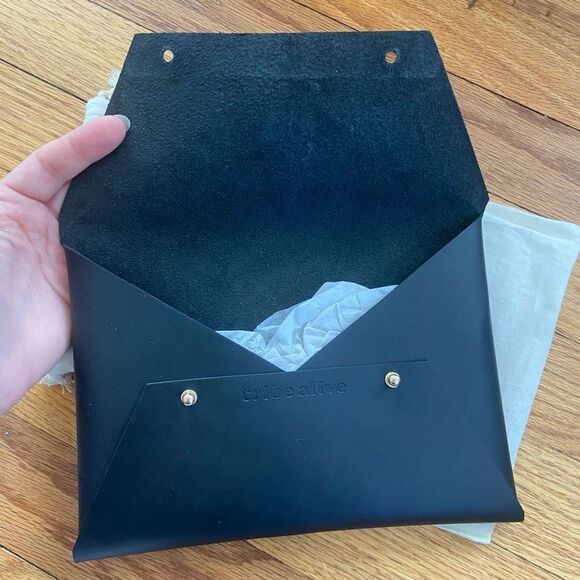 Tribe Alive Pouch Wallet Black - Picture 5 of 6